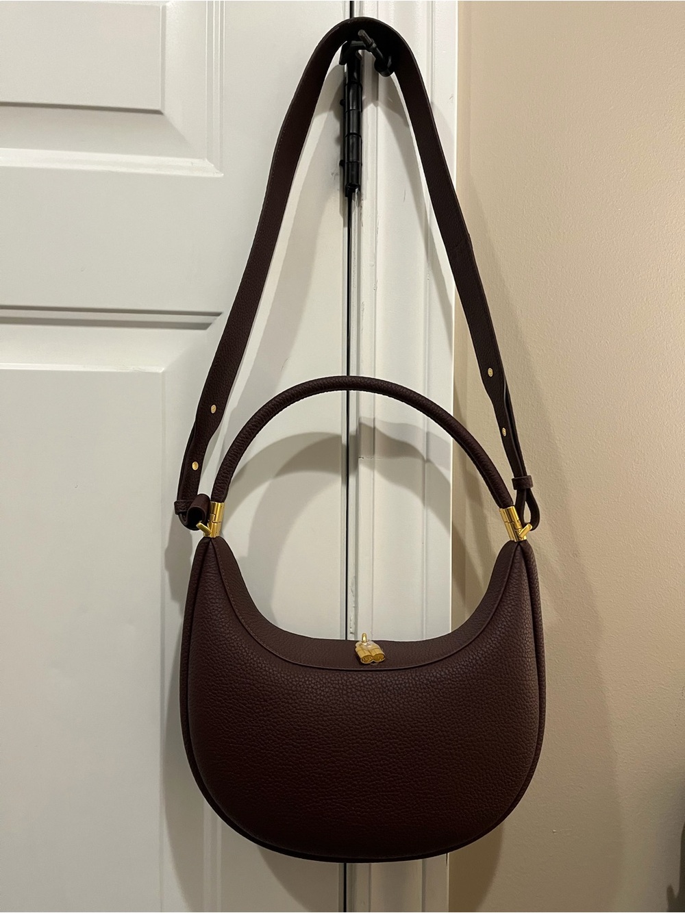 Songmont Luna Cresant Shaped Crossbody Bag in Burgundy 4 in 1 - Picture 2 of 12